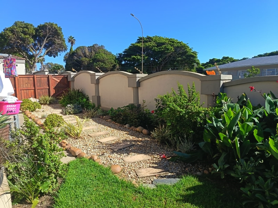 3 Bedroom Property for Sale in Paradise Beach Eastern Cape